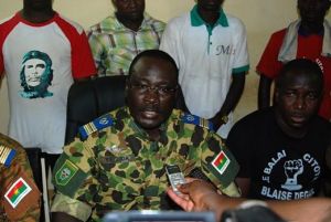 Lieutenant-Colonel Isaac Zida, président de la Transition au Burkina Faso avec le soutien de la société civile