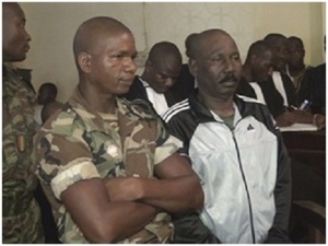 Commandant du BATA, Bataillon des Troupes Aéroportées, Mohamed Lamine Diarra, et ses gardes de corps