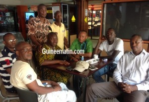 Mouna, des journalistes sportifs guinéens, Kaloum