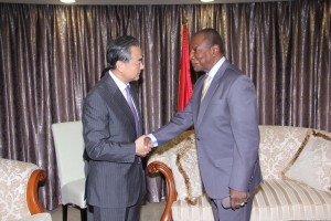 Le ministre chinois des Affaires étrangères à Sékhoutouréya