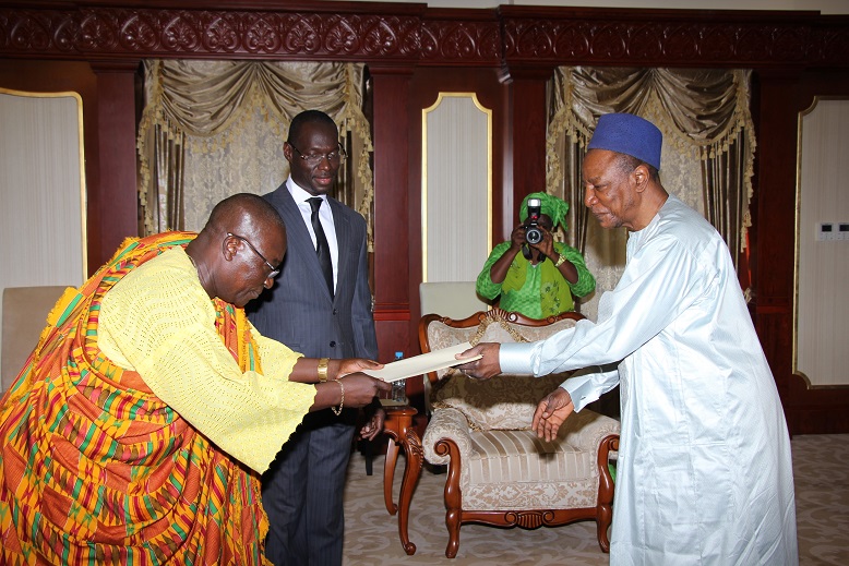 Ambassadeur du Ghana et président Condé