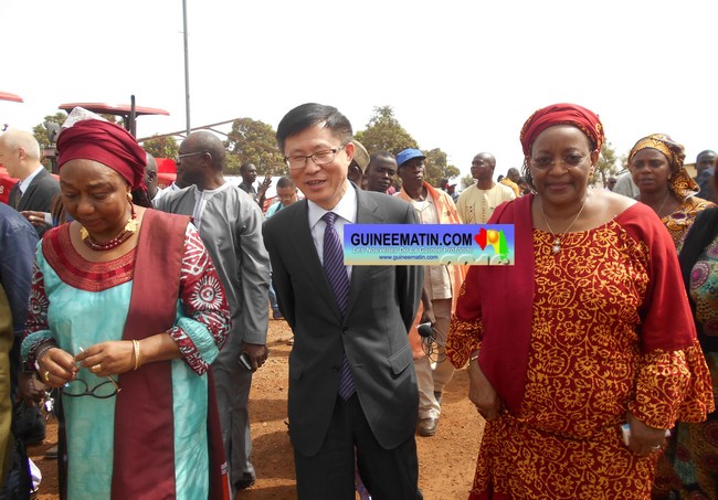 ambassadeur de Chine, ministres Mama Kanny Diallo, Jacqueline Sultan.jpg1