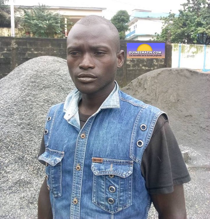 Mamadou Aliou Diallo, chef d'équipe dans un chantier de confection de briques au quartier Taouyah