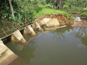 un pont qui a cédé à Tougué
