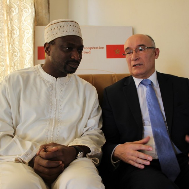 Moustapha Koutoubou Sanoh (Ministre de la Cooperation Int) a gauche et son SE Majid Halim (ambassadeur du Maroc en Guinee)