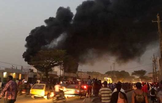 Résultat de recherche d'images pour "incendie hamdallaye conakry du 9 janvier 2018"