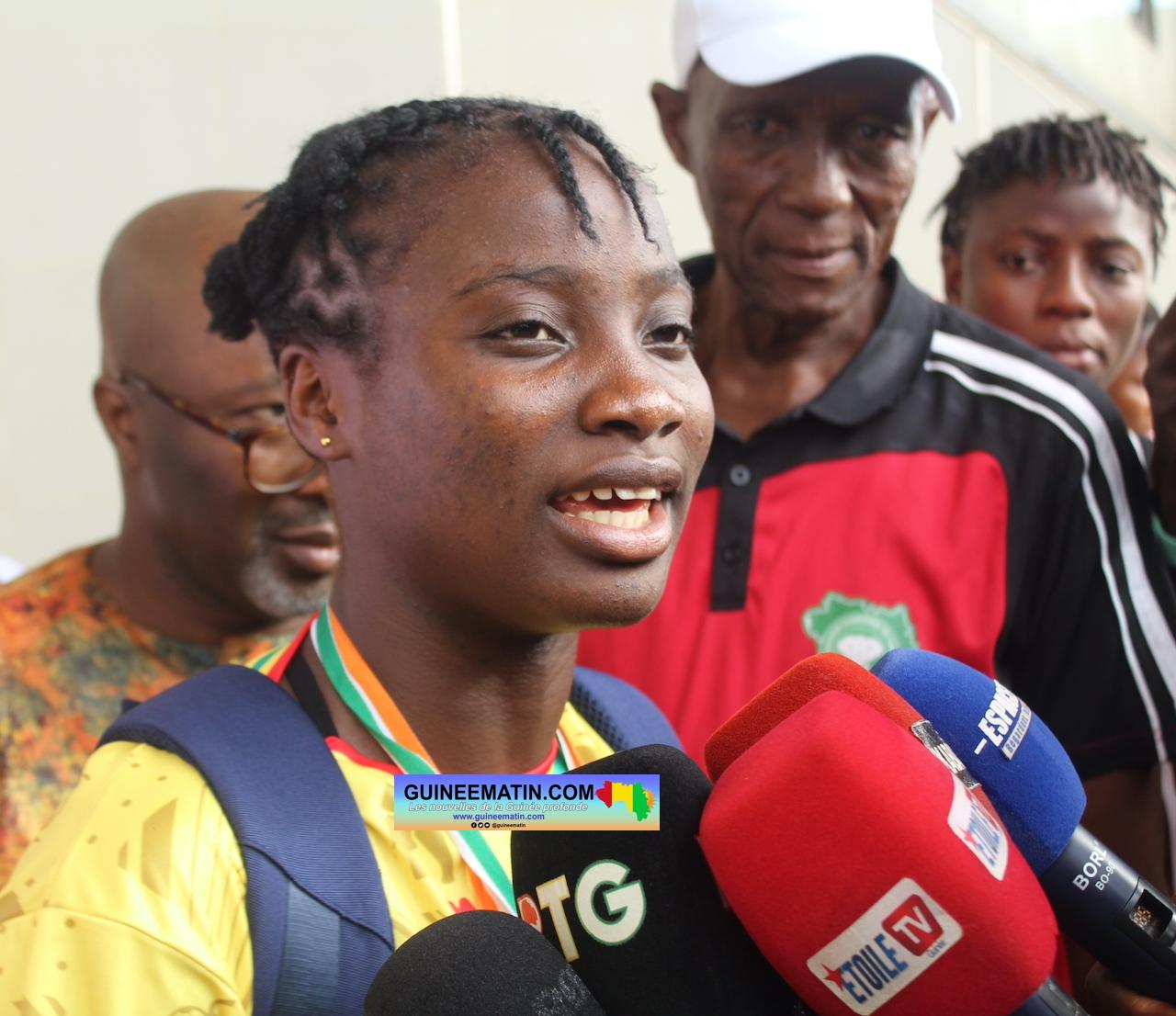 Aéroport de Conakry : accueil triomphal pour les handballeuses guinéennes après leur succès à l’IHF Trophy